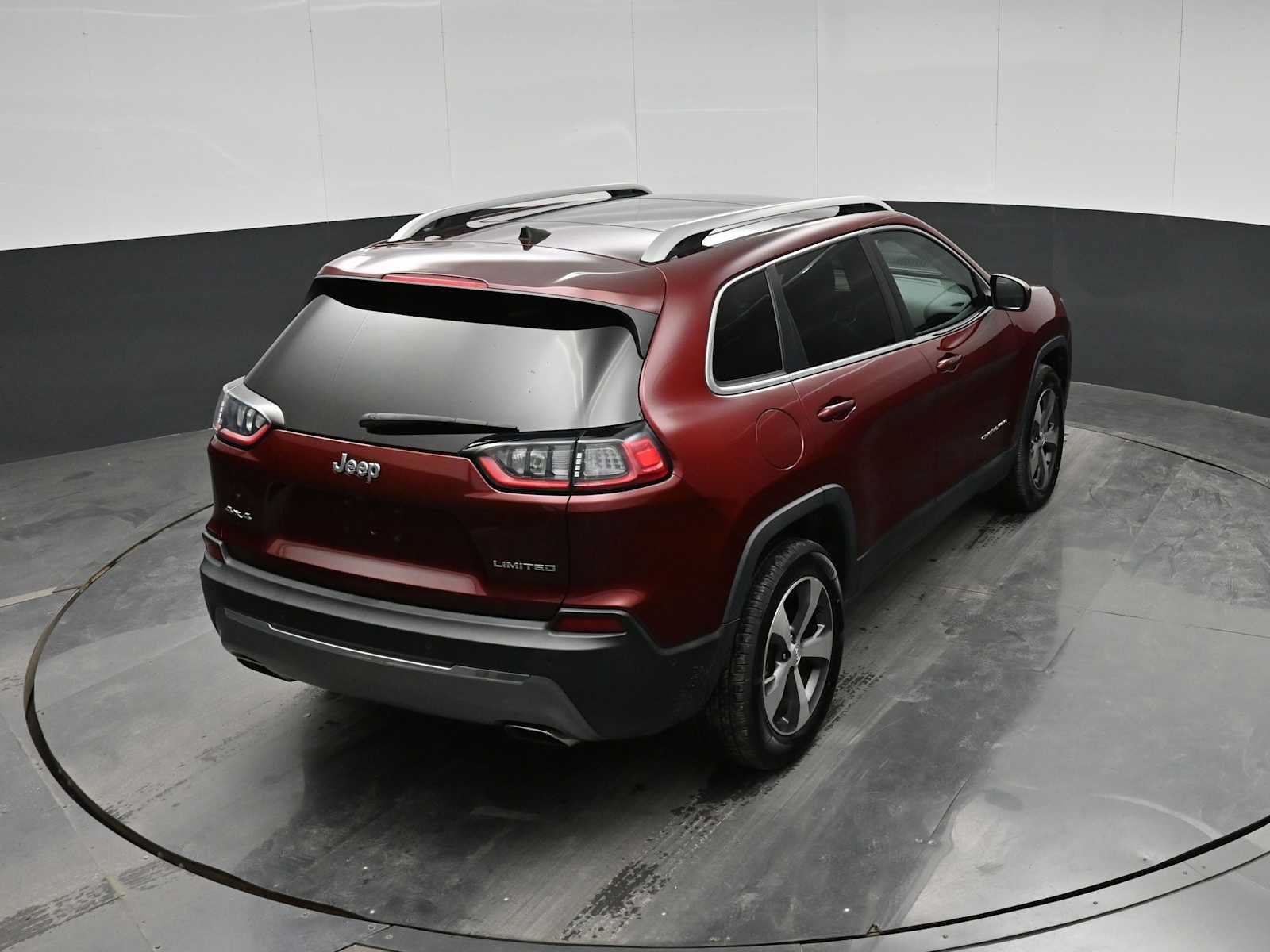 Used 2021 Jeep Cherokee Limited w/ Elite Package AWD/4WD image 29