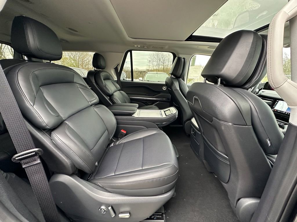 New 2025 Lincoln Navigator Reserve image 26