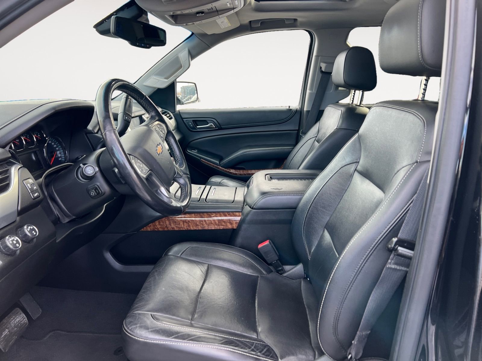 Used 2019 Chevrolet Suburban Premier image 9