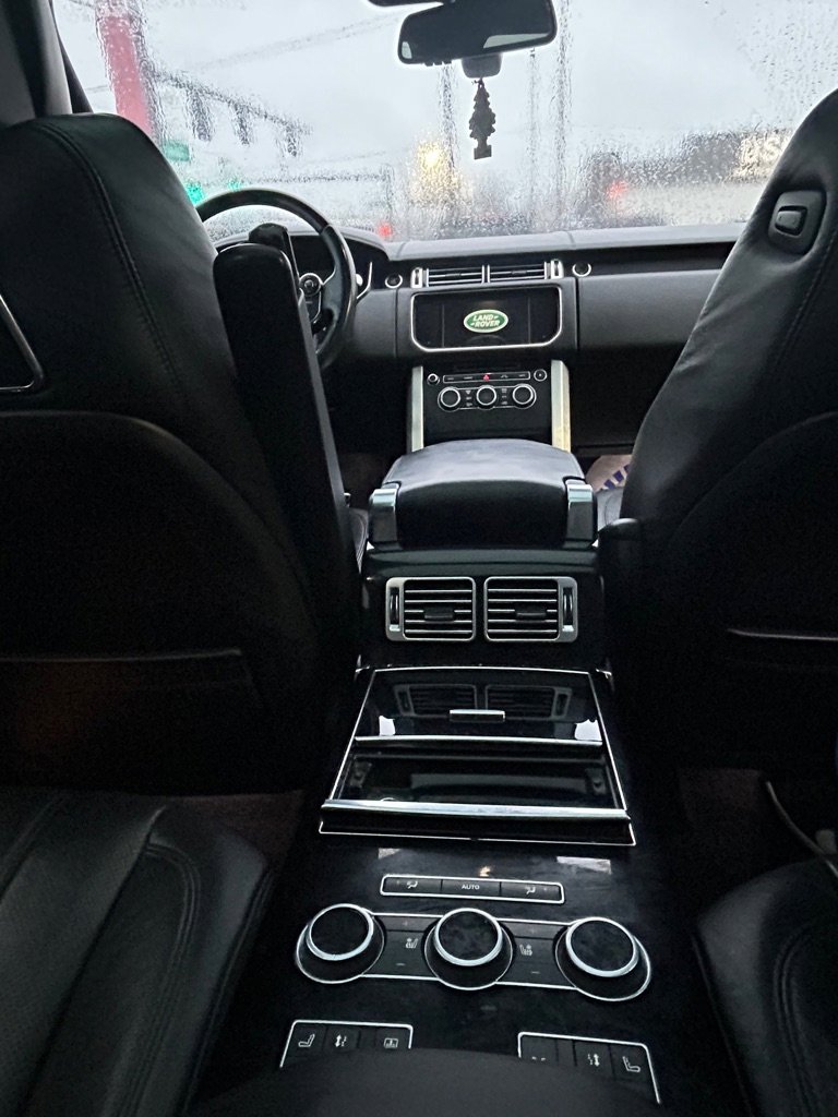 Used 2016 Land Rover Range Rover Autobiography image 11