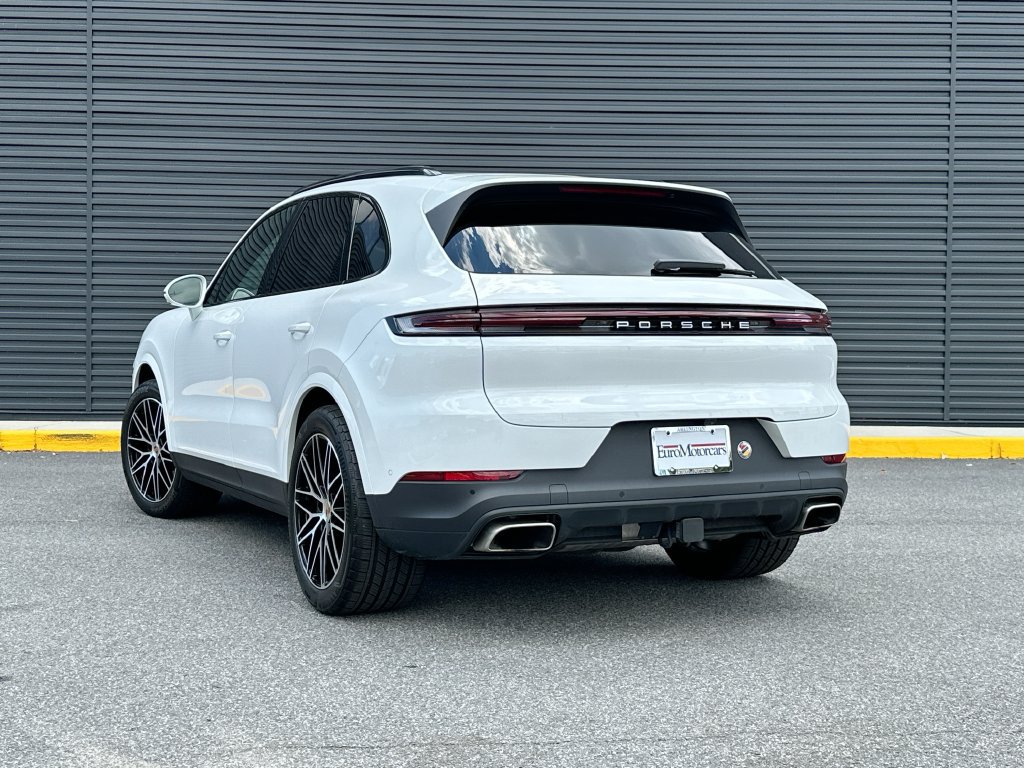 Certified 2026 Porsche Cayenne AWD/4WD image 3