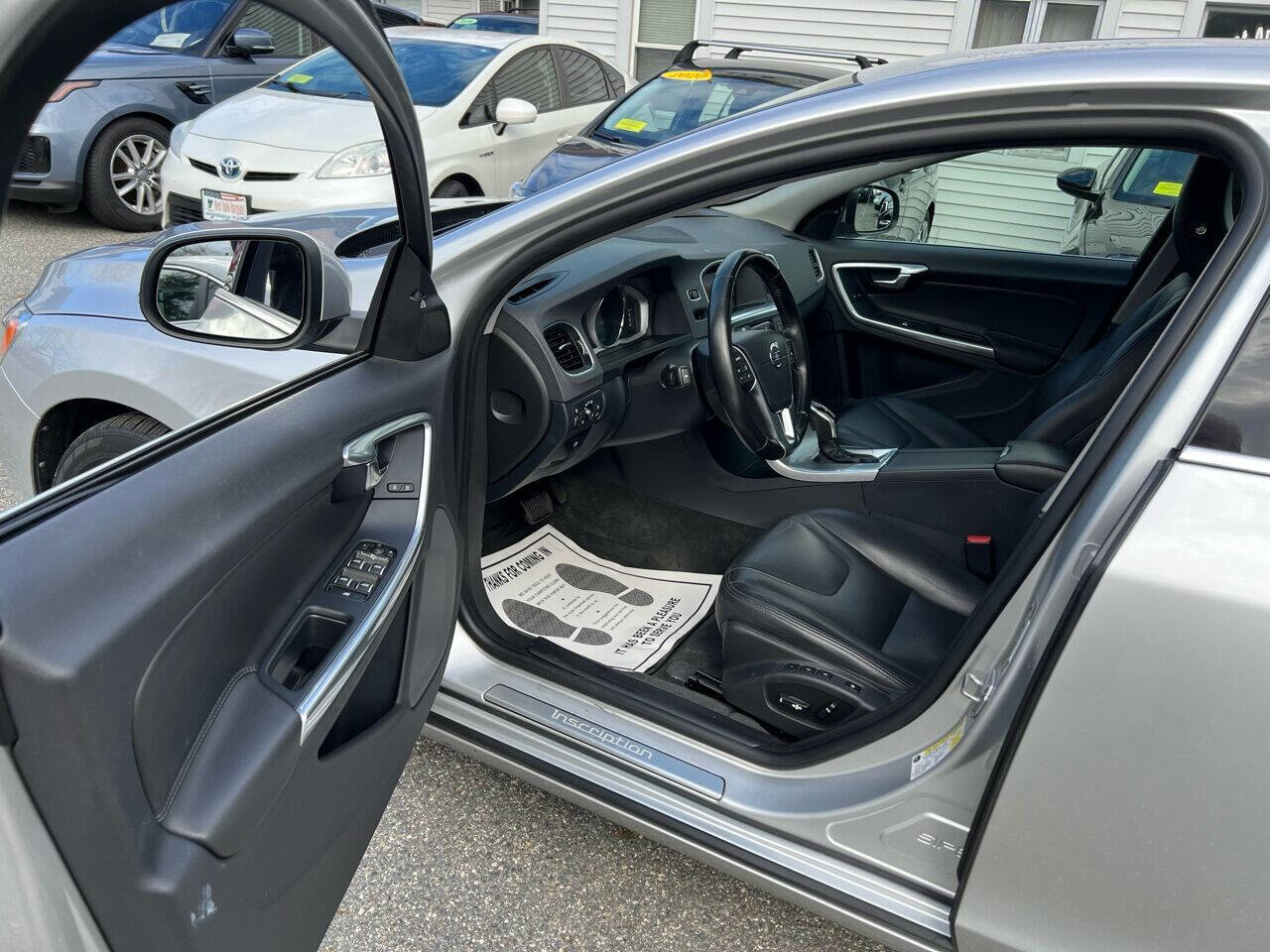 Used 2018 Volvo S60 T5 Inscription image 21