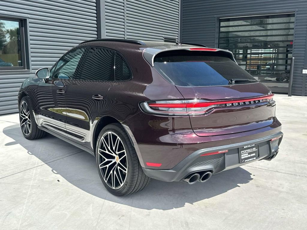 Used 2023 Porsche Macan Turbo image 3