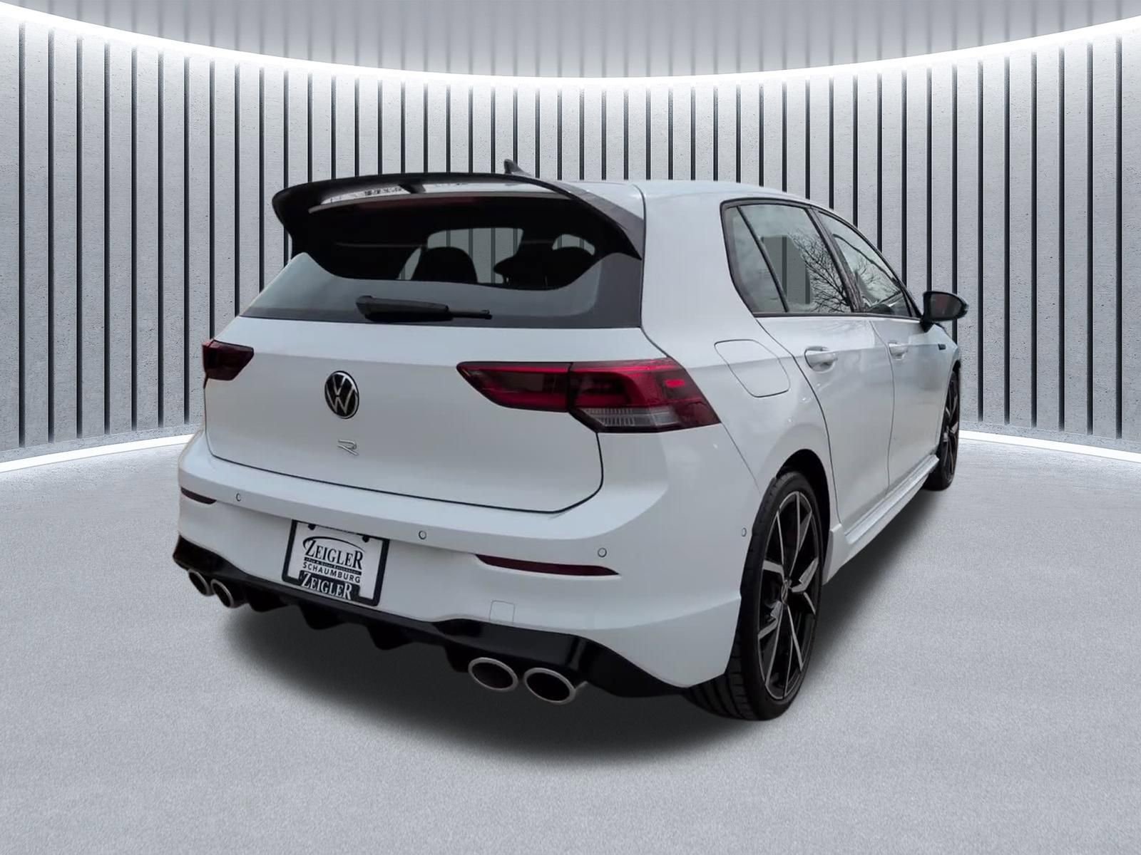 Used 2024 Volkswagen Golf R image 8