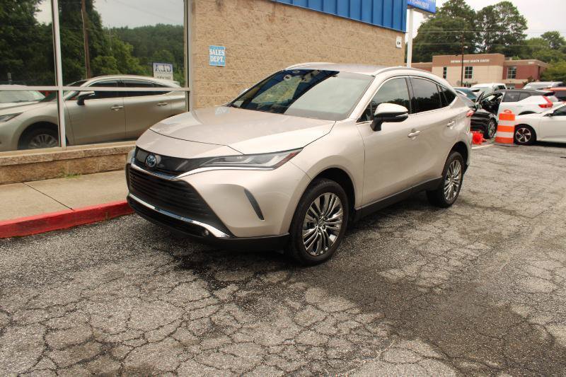 Used 2023 Toyota Venza XLE AWD/4WD image 3