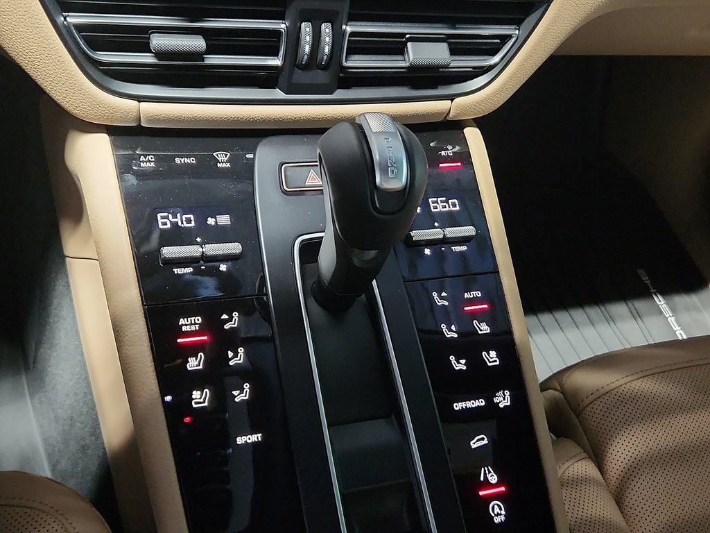 New 2026 Porsche Macan AWD/4WD image 16