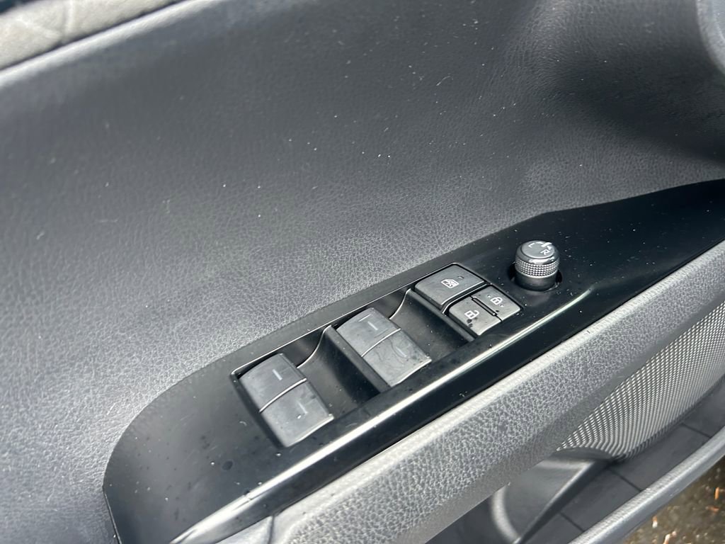 Used 2025 Toyota Camry XLE image 23