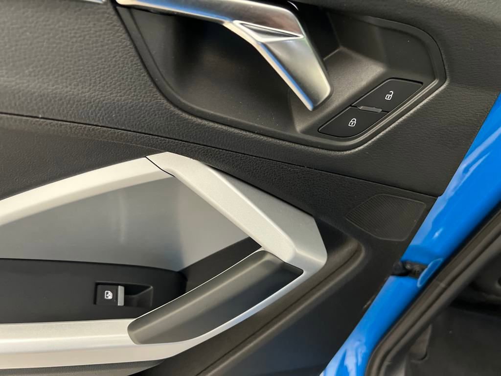 Used 2023 Audi Q3 2.0T Premium image 18