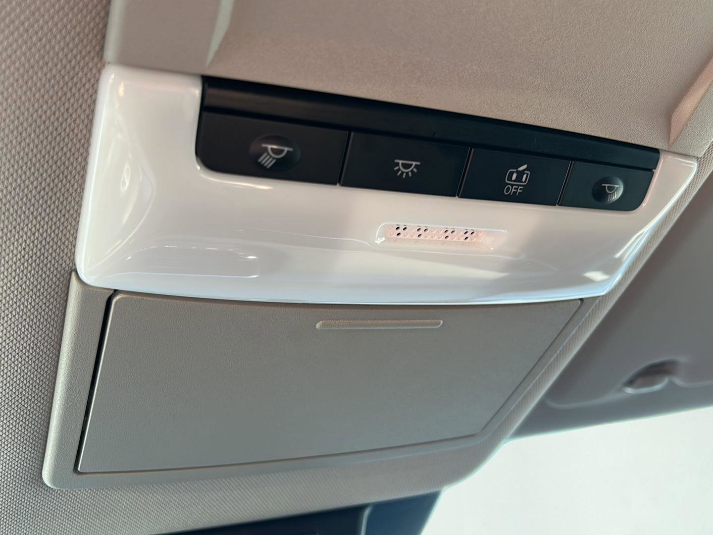 Used 2025 Nissan Rogue S image 21