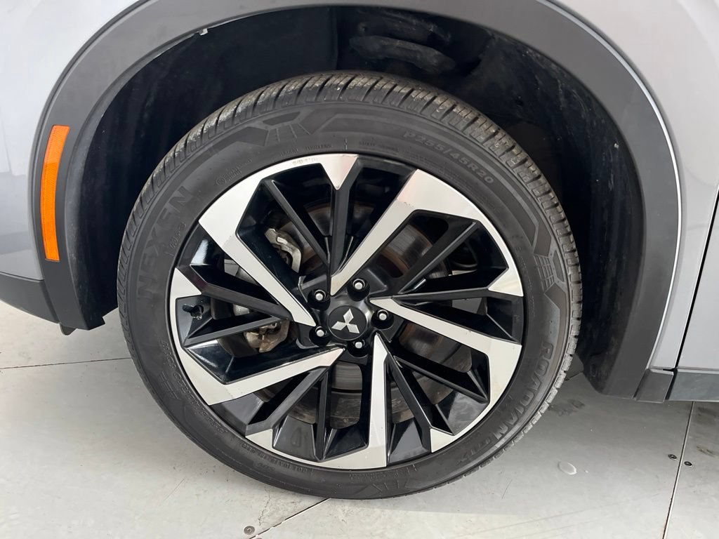 Used 2023 Mitsubishi Outlander SE FWD image 14