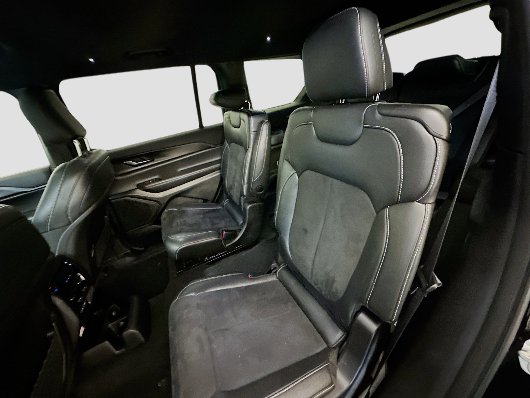 Used 2023 Jeep Grand Cherokee L Altitude image 29