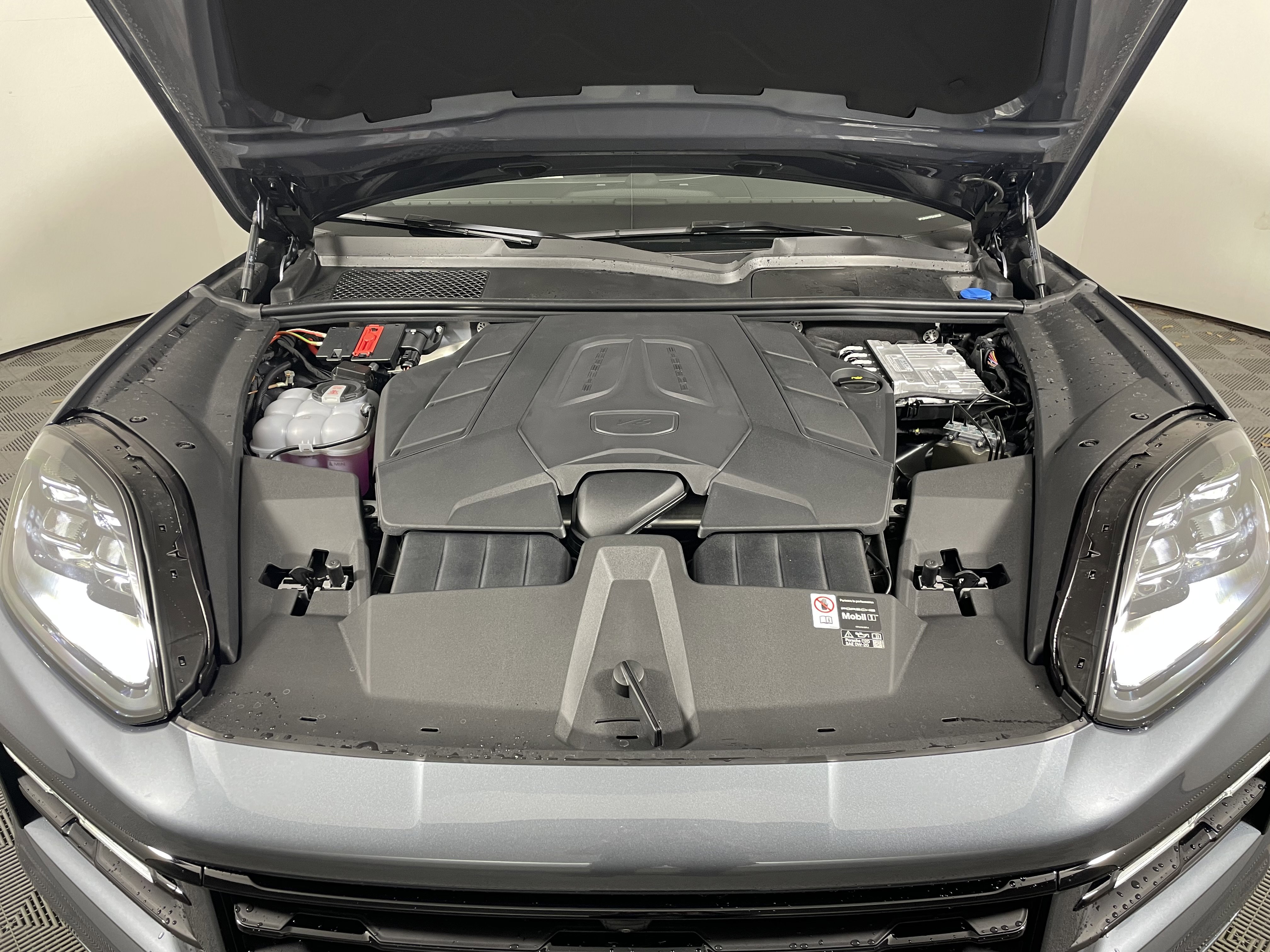 New 2026 Porsche Cayenne Coupe image 22