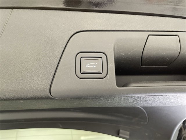 Certified 2022 Buick Envision Essence w/ Sport Touring Package image 16