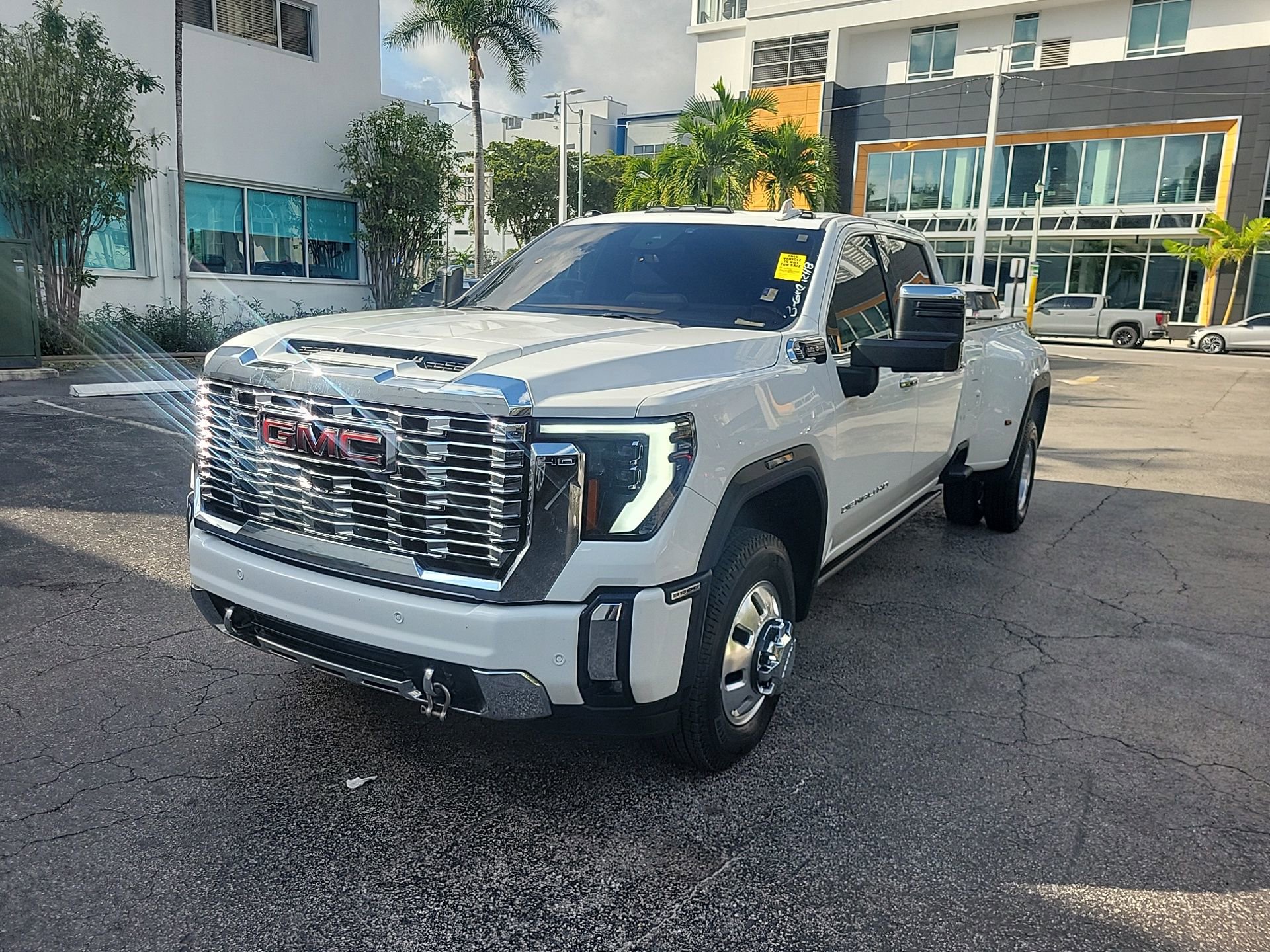 Used 2024 GMC Sierra 3500 Denali w/ Denali Reserve Package image 3