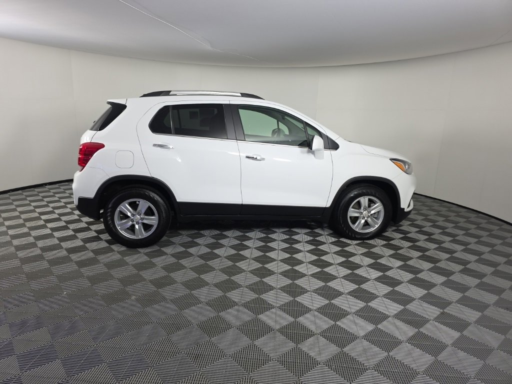Used 2019 Chevrolet Trax LT w/ LT Convenience Package image 6