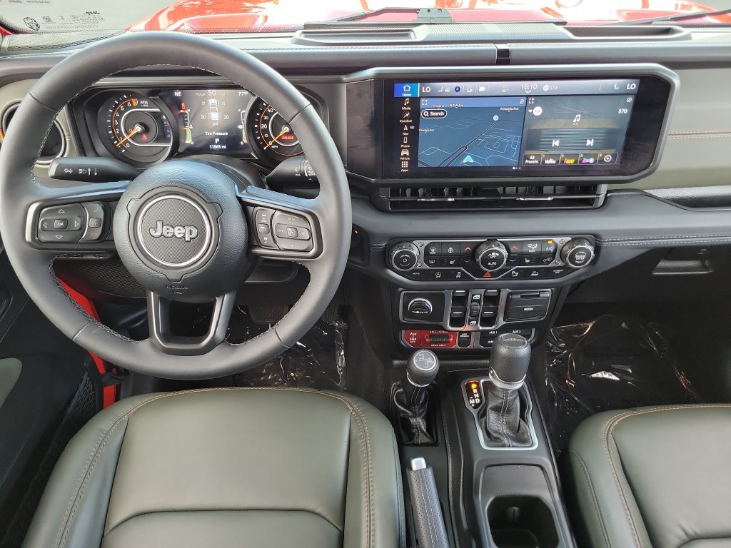 Used 2025 Jeep Gladiator Mojave AWD/4WD image 4