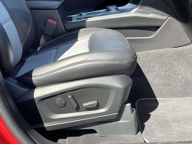 Used 2023 Ford Explorer XLT w/ Equipment Group 202A AWD/4WD image 32