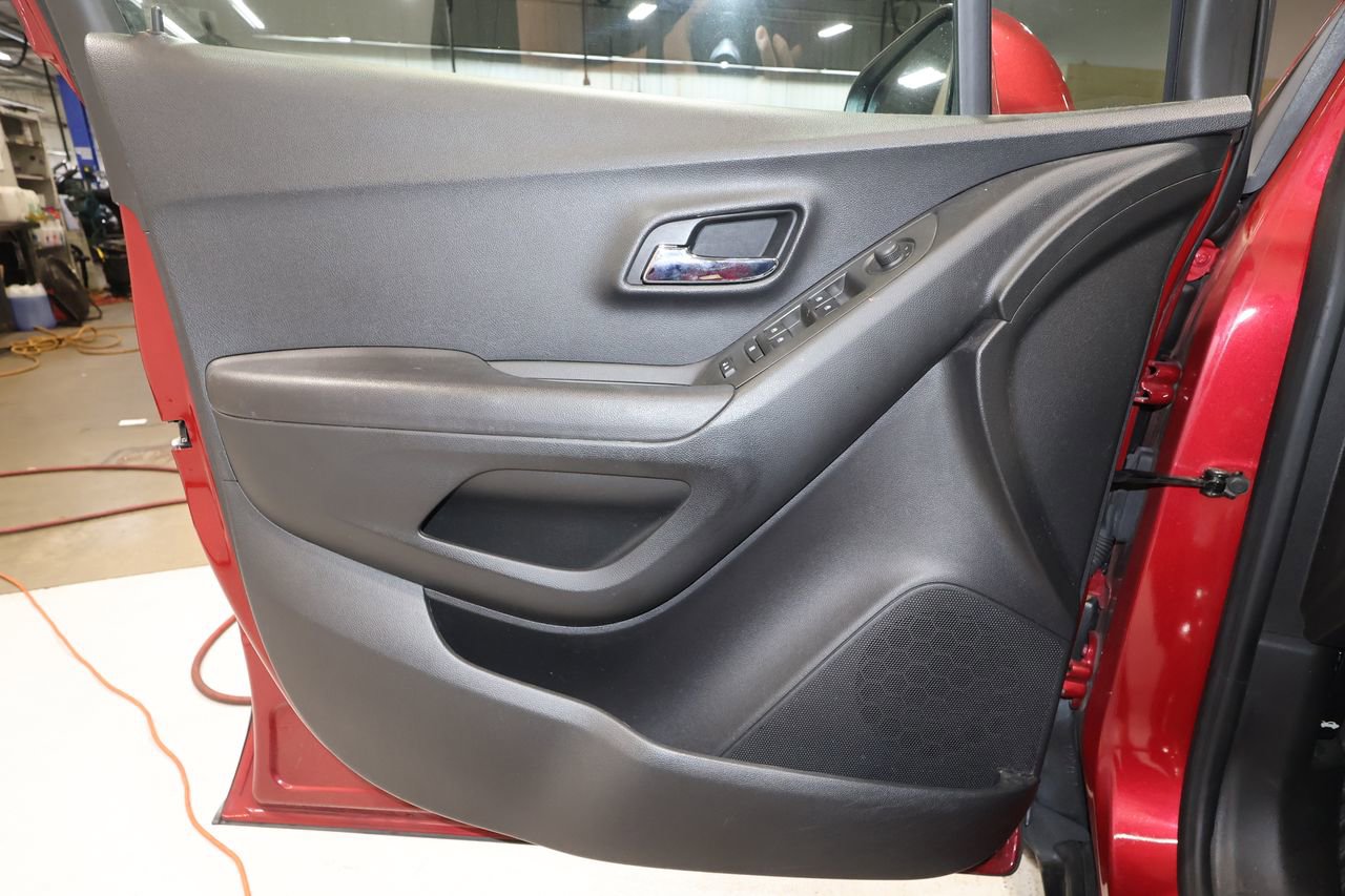 Used 2015 Chevrolet Trax LS w/ LPO, Cargo Package image 12