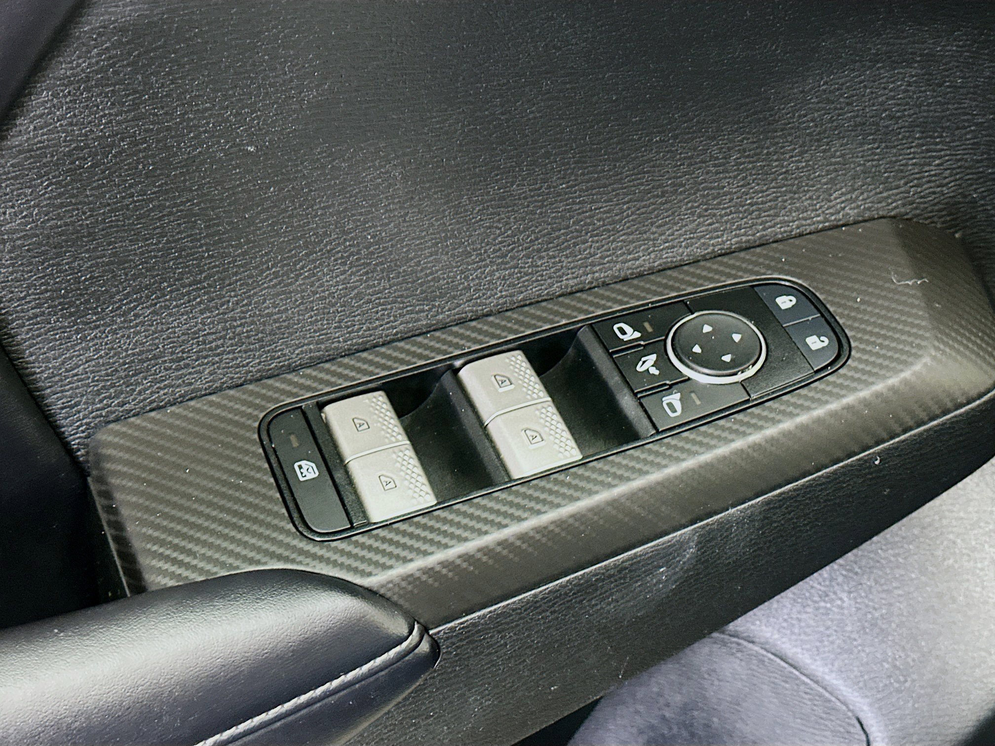 Used 2024 Mitsubishi Outlander SE image 15