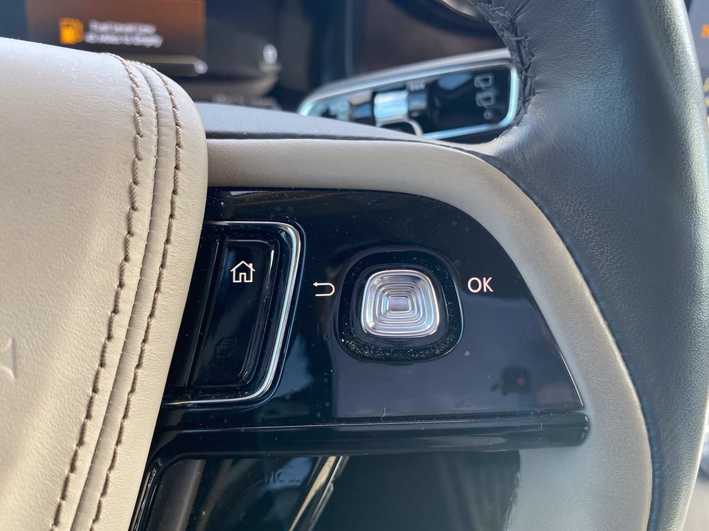 Used 2022 Lincoln Aviator Reserve w/ Equipment Group 201A AWD/4WD image 11