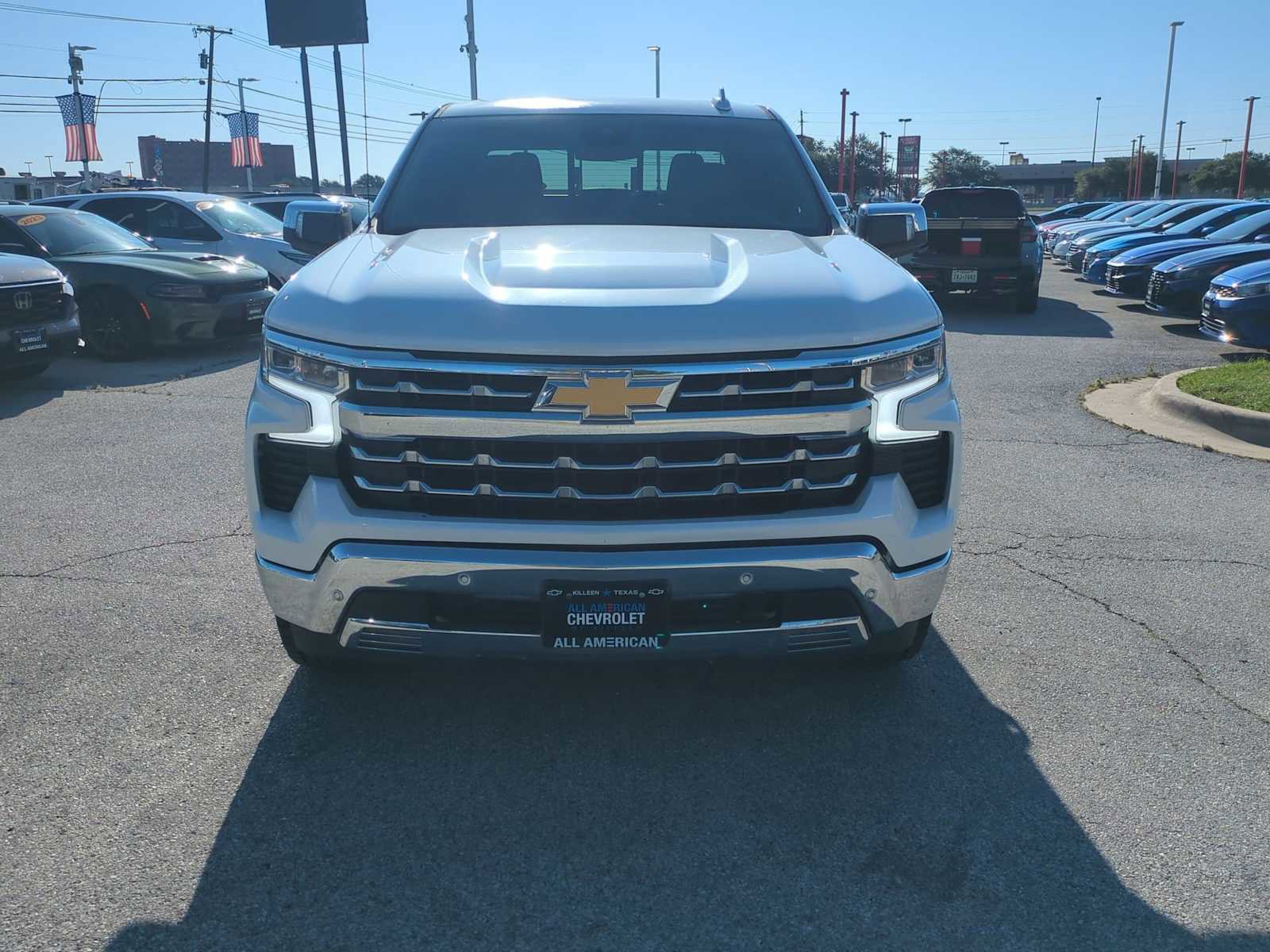 Used 2024 Chevrolet Silverado 1500 LTZ AWD/4WD image 3