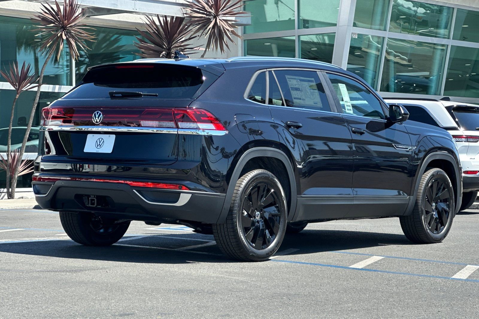 New 2026 Volkswagen Atlas Cross Sport SE FWD image 5