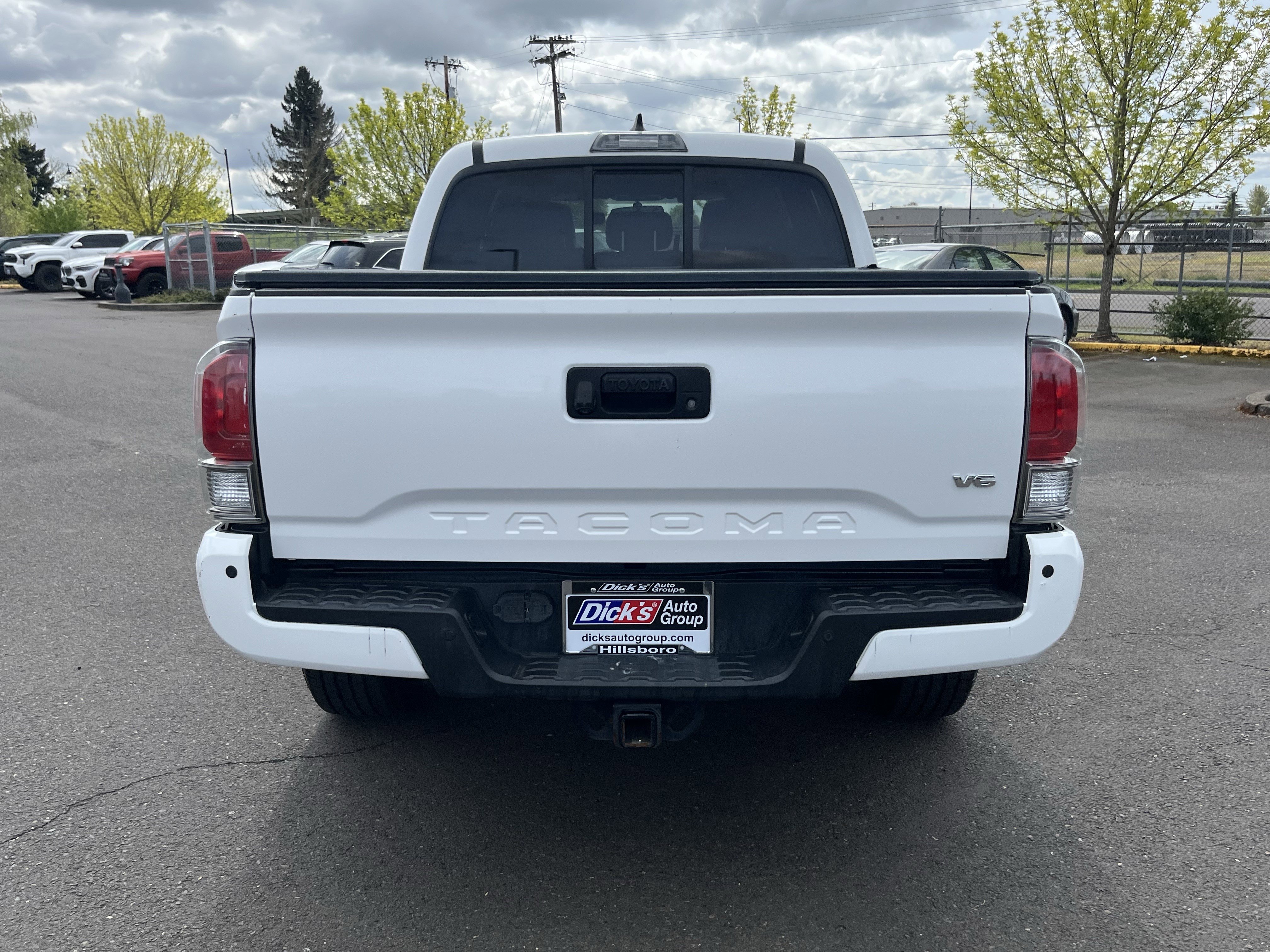 Used 2016 Toyota Tacoma Limited w/ Towing Package RWD image 4