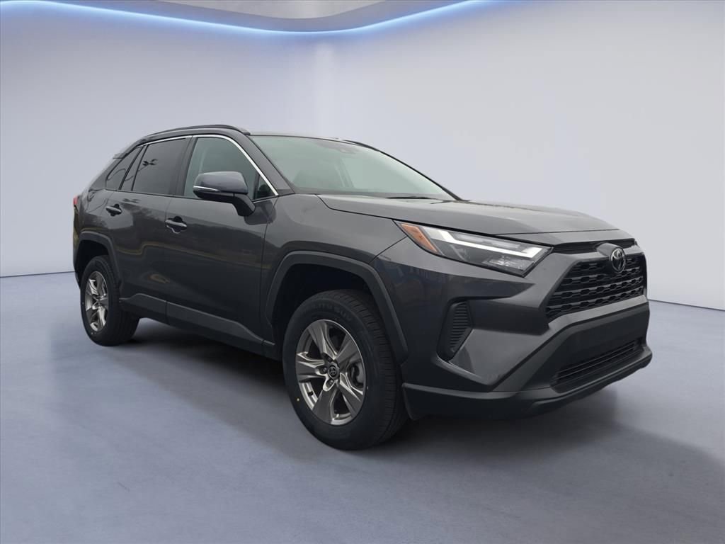 Used 2022 Toyota RAV4 XLE w/ Convenience Package image 7