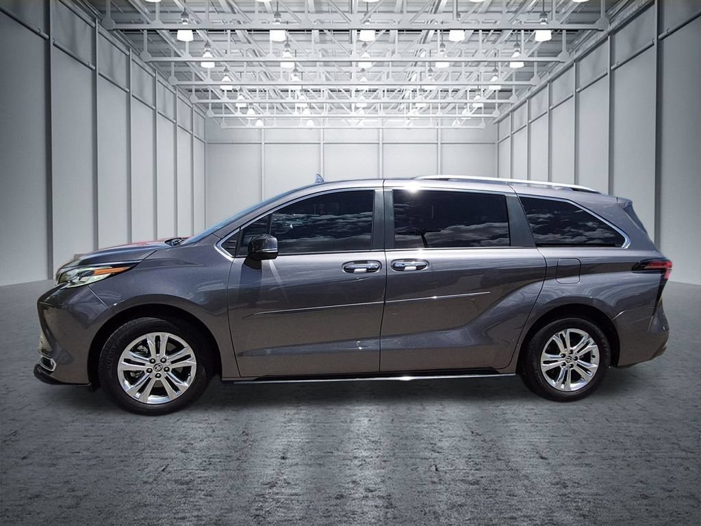 Used 2023 Toyota Sienna Platinum AWD/4WD video 2