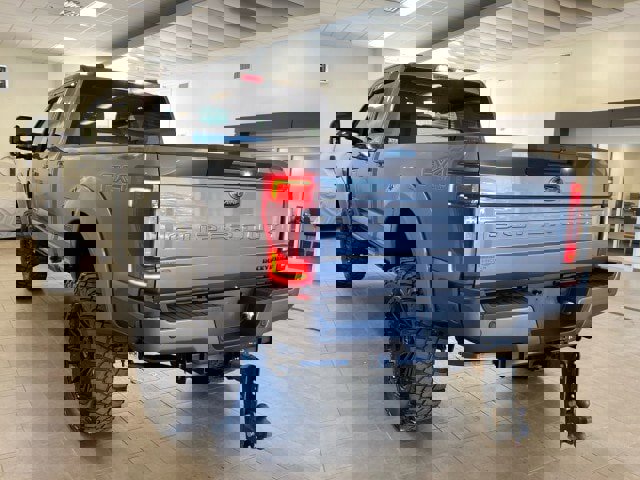 Used 2022 Ford F250 Lariat w/ Black Appearance Package image 5