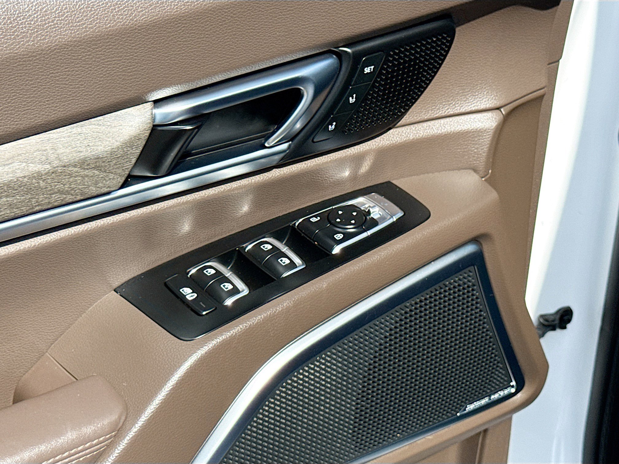Used 2022 Kia Telluride SX w/ Towing Package FWD image 8