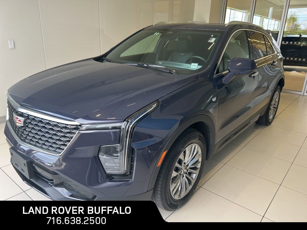 Used 2025 Cadillac XT4 Premium Luxury image 1
