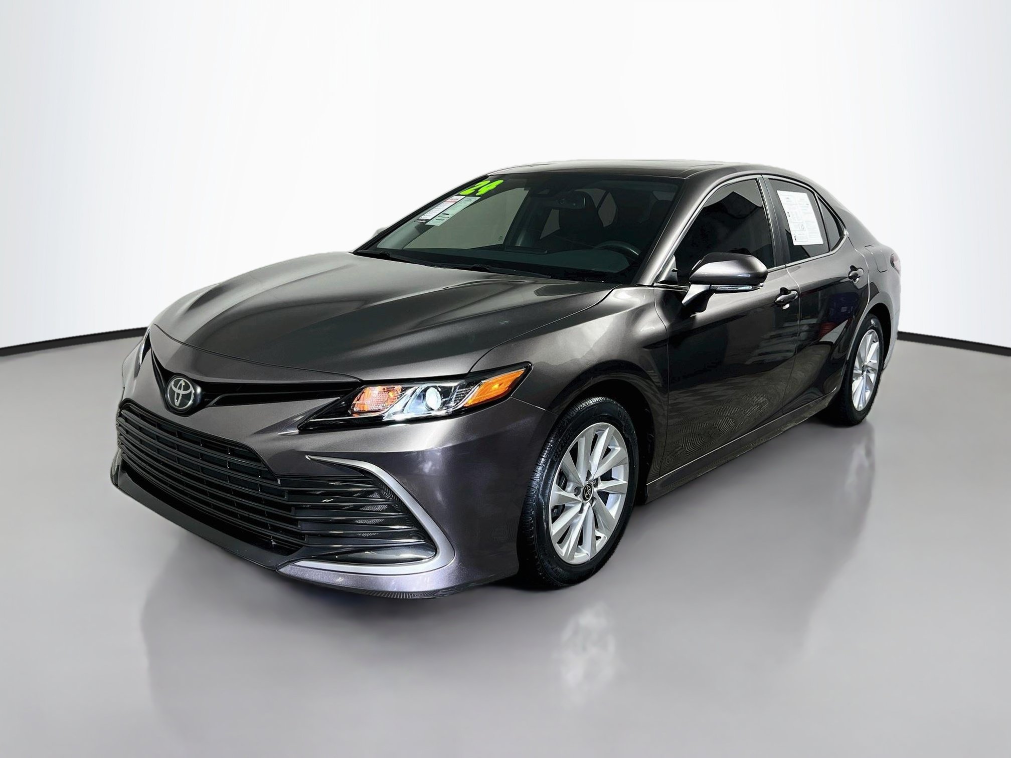Used 2024 Toyota Camry LE w/ Convenience Package FWD image 10
