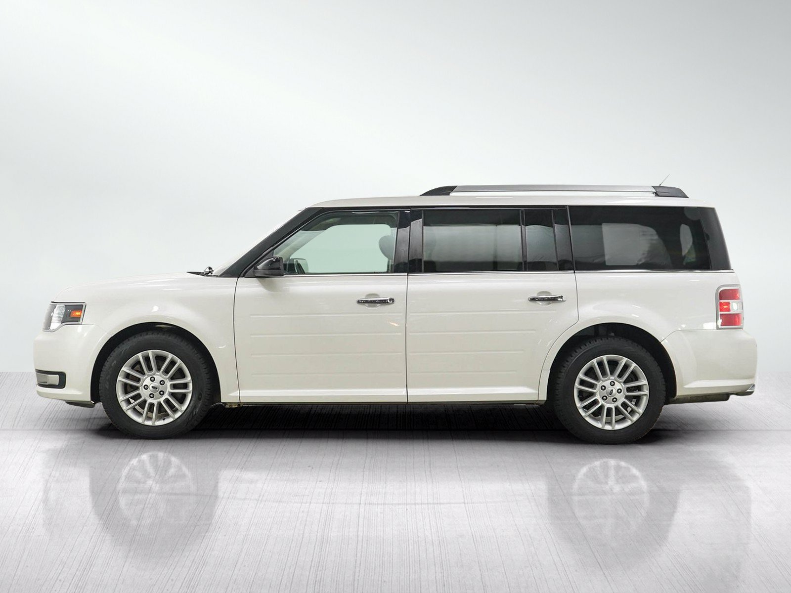 Used 2016 Ford Flex SEL w/ Equipment Group 202A AWD/4WD image 3