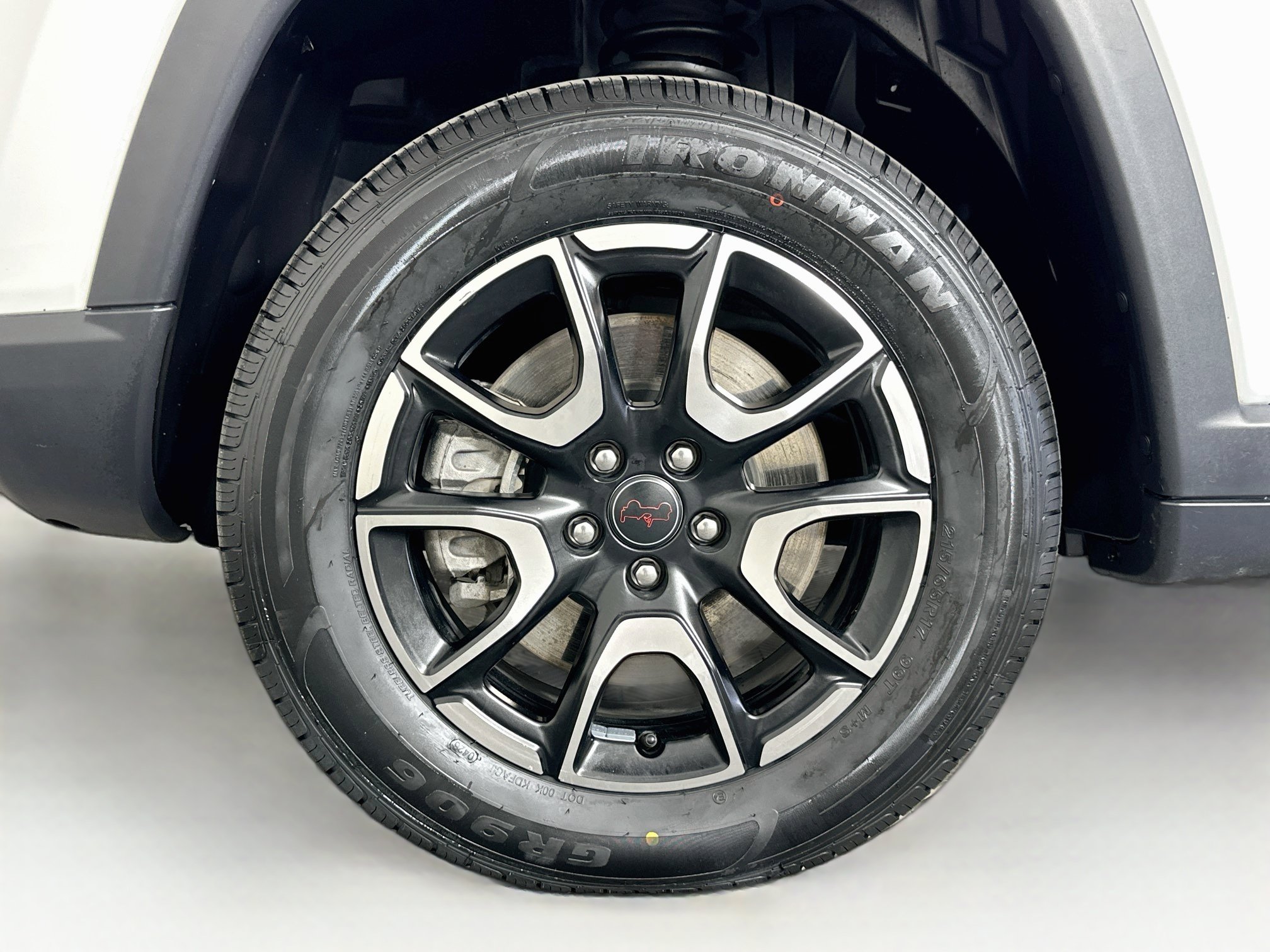 Used 2025 Jeep Compass Trailhawk AWD/4WD image 11