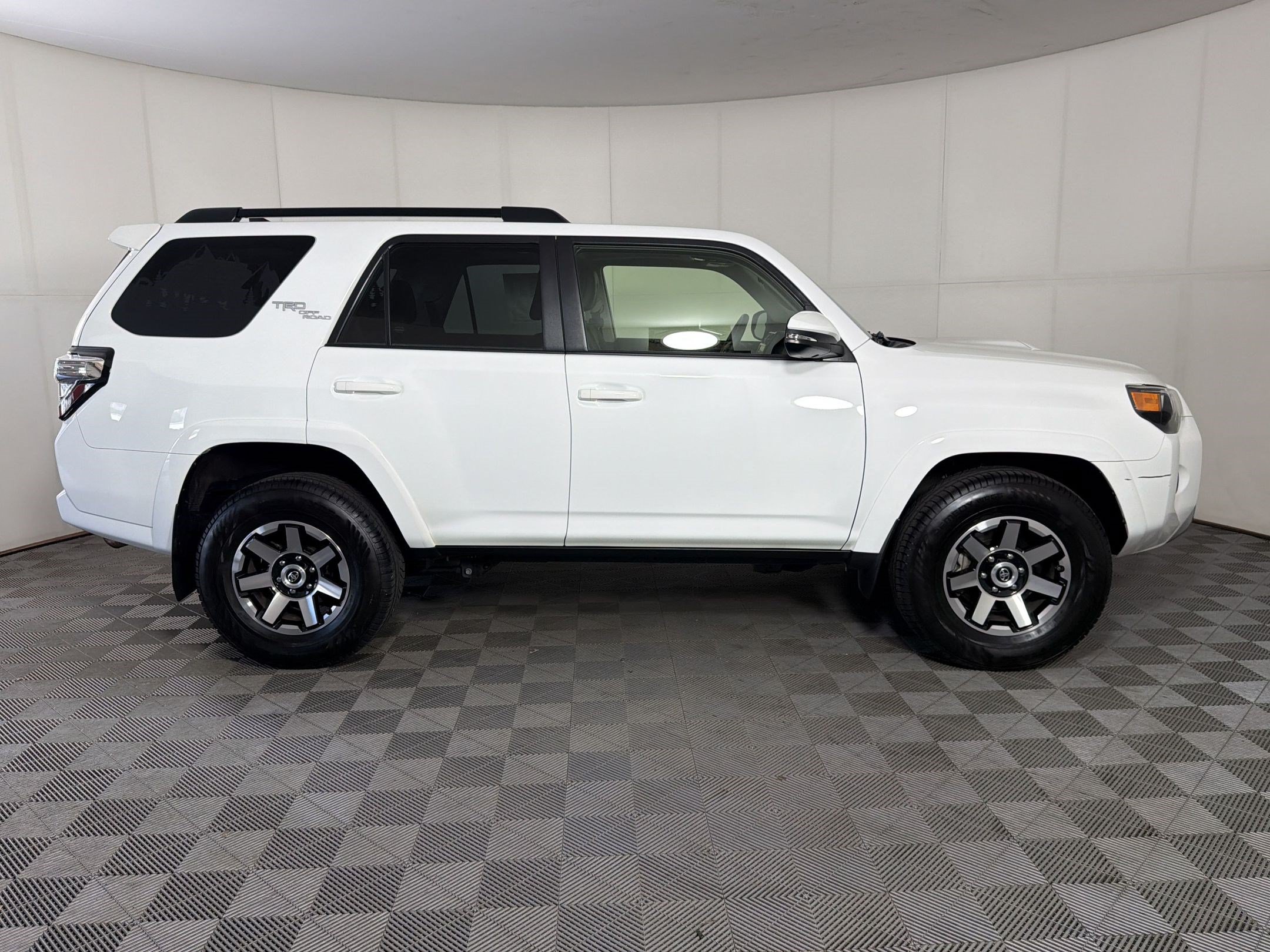 Used 2021 Toyota 4Runner TRD Off-Road Premium w/ Moonroof Package AWD/4WD image 8