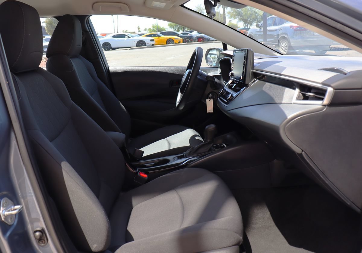 Used 2022 Toyota Corolla LE FWD image 34