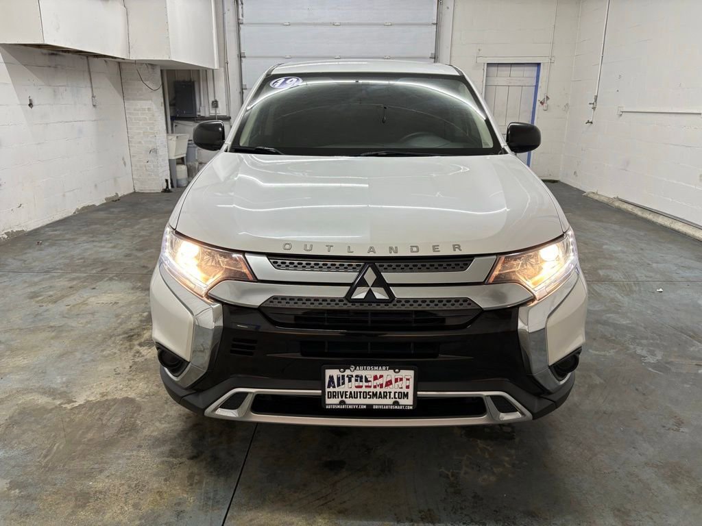 Used 2019 Mitsubishi Outlander ES image 29