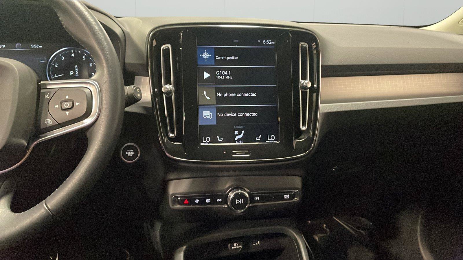 Used 2021 Volvo XC40 T5 Momentum w/ Premium Package AWD/4WD image 17