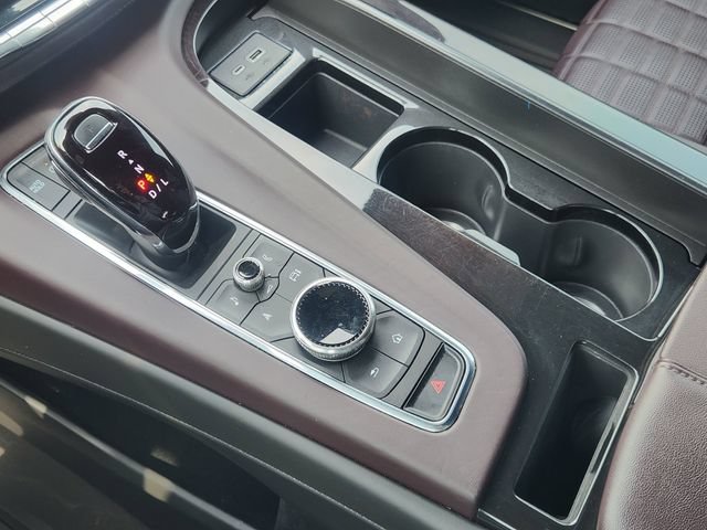 Used 2023 Cadillac Escalade ESV Sport Platinum w/ LPO, ONYX Package RWD image 17