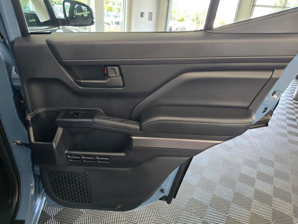Certified 2025 Toyota 4Runner SR5 AWD/4WD image 37