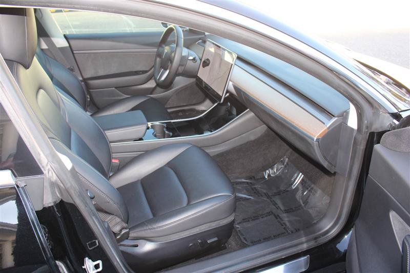 Used 2020 Tesla Model 3 Standard Range Plus RWD image 8