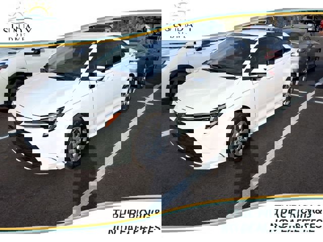 Used 2025 Toyota Corolla LE image 1