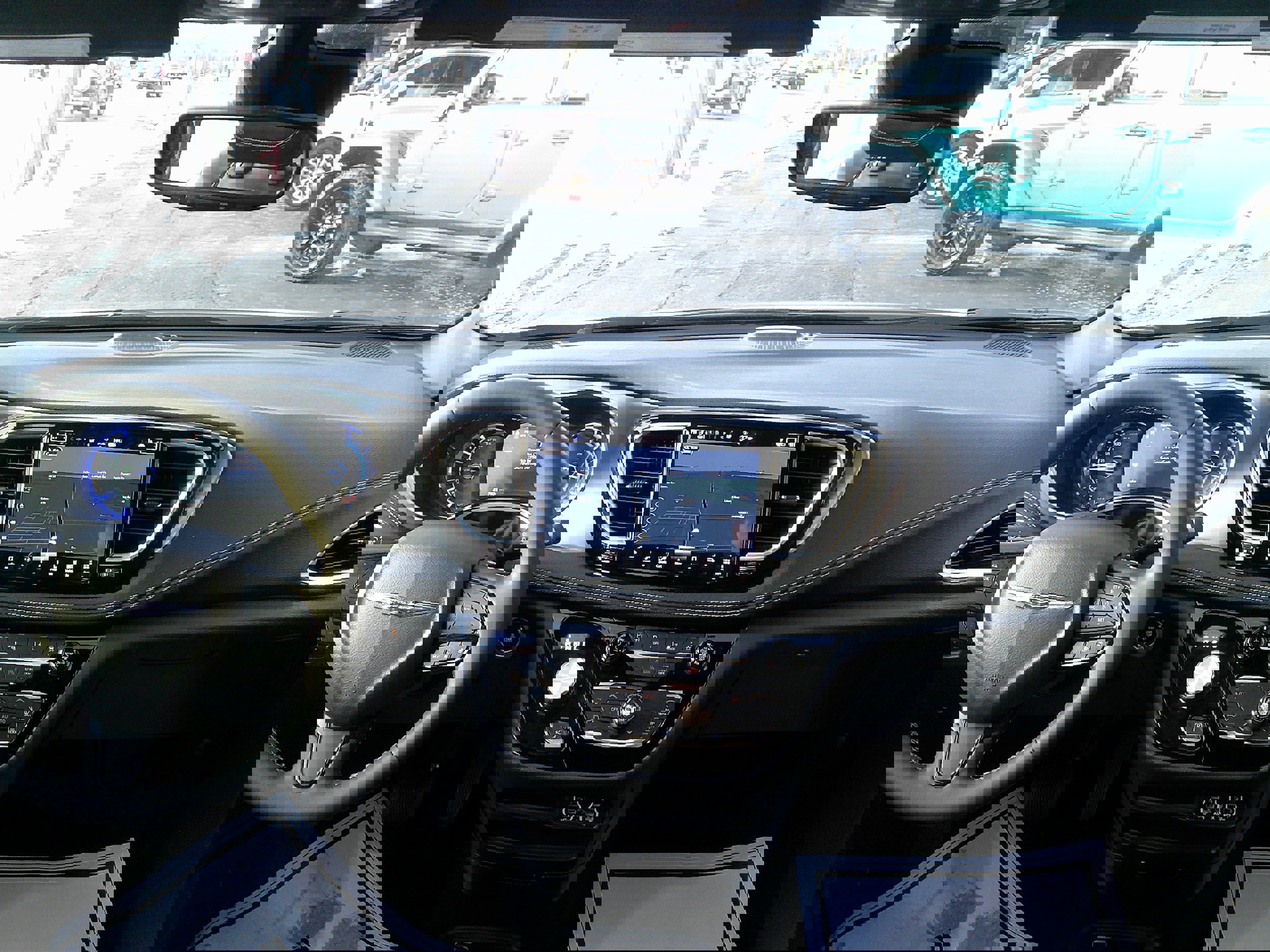 Used 2024 Chrysler Pacifica Select image 22