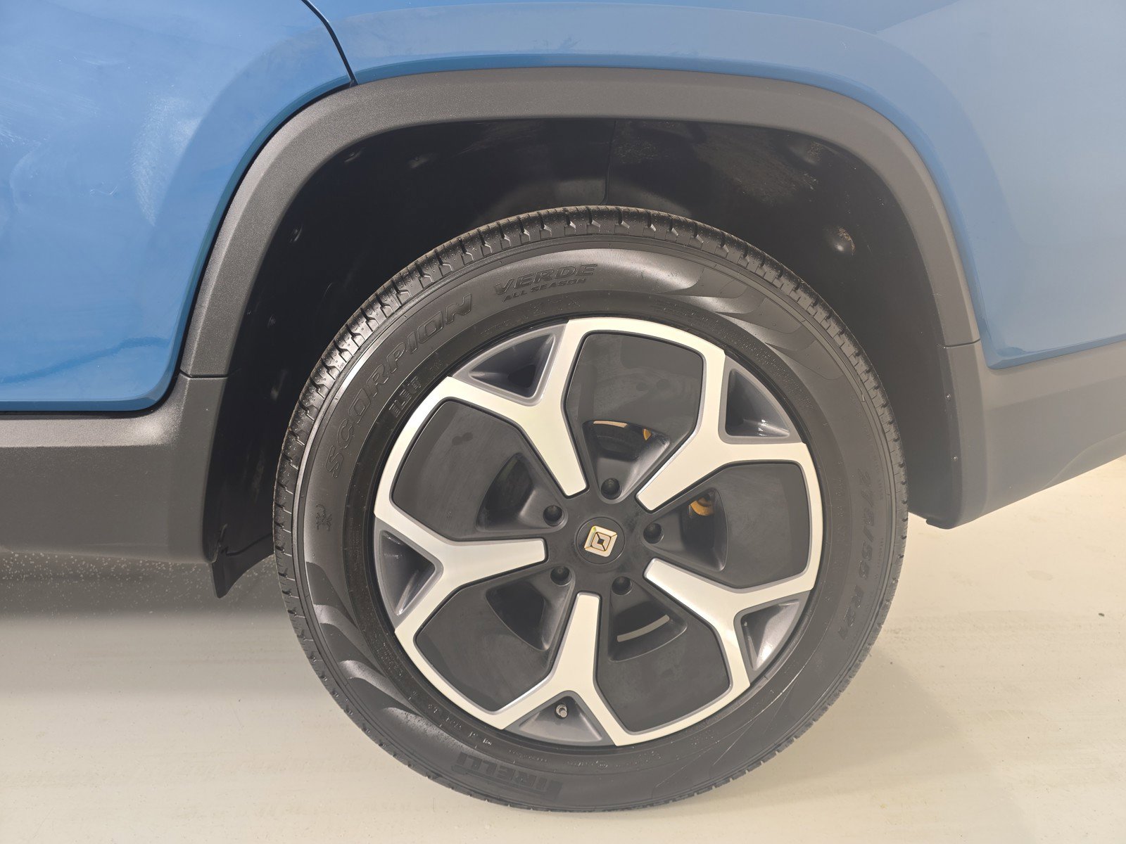 Used 2023 Rivian R1T Adventure AWD/4WD image 10