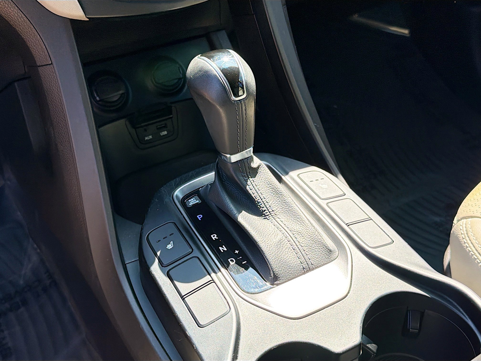 Used 2014 Hyundai Santa Fe GLS image 25