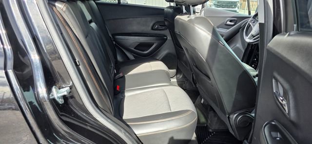 Used 2022 Chevrolet Trax LT w/ LT Convenience Package image 15