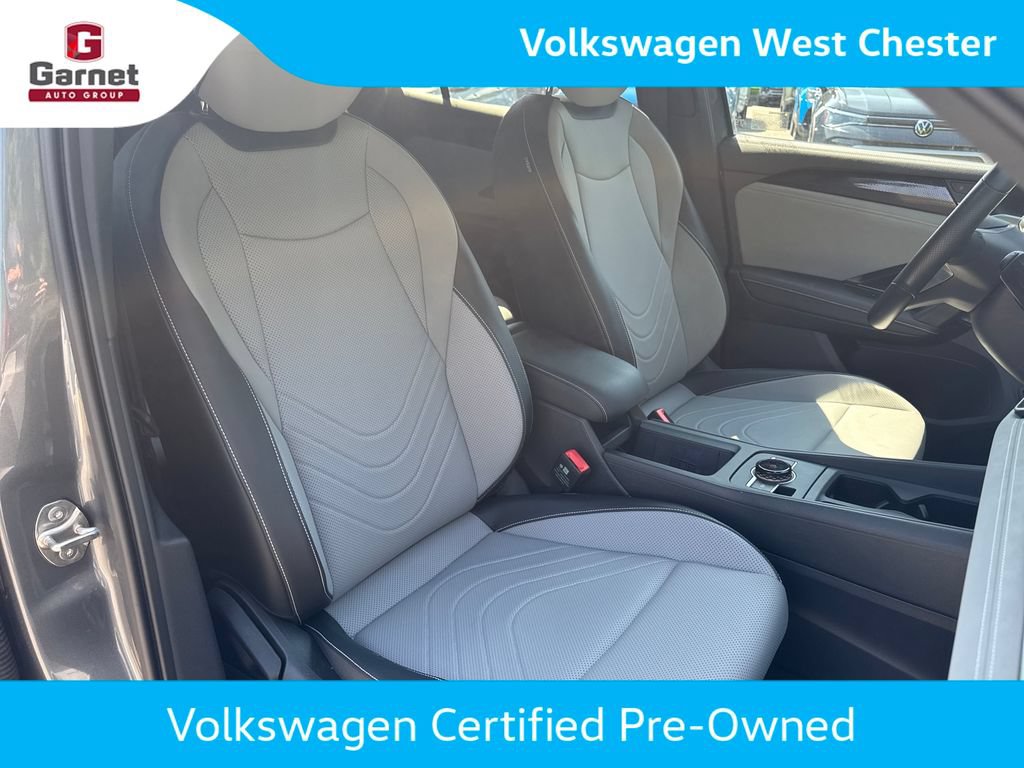 Used 2025 Volkswagen Tiguan SE R-Line AWD/4WD image 17