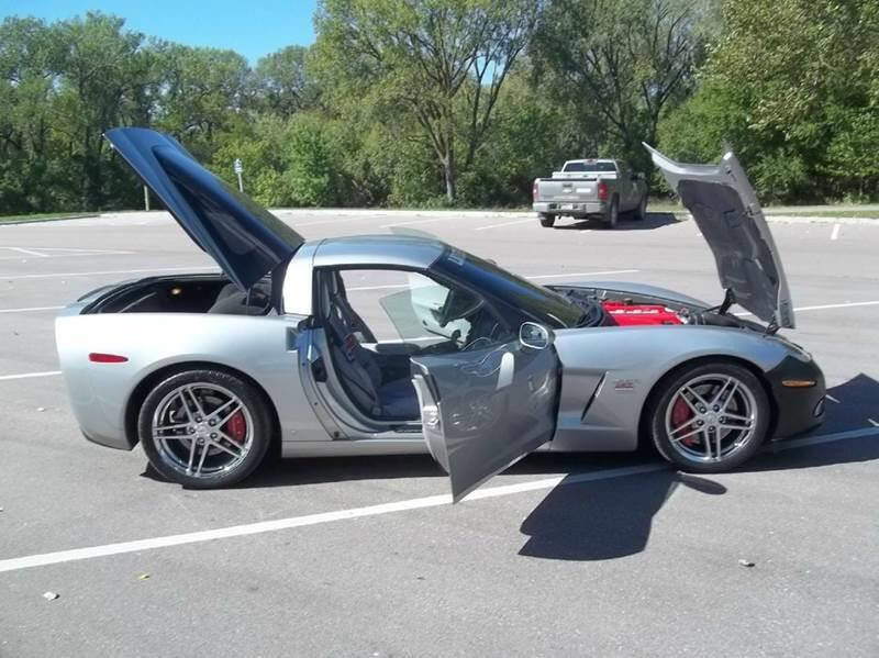 Used 2006 Chevrolet Corvette Coupe w/ Preferred Equipment Group RWD image 28