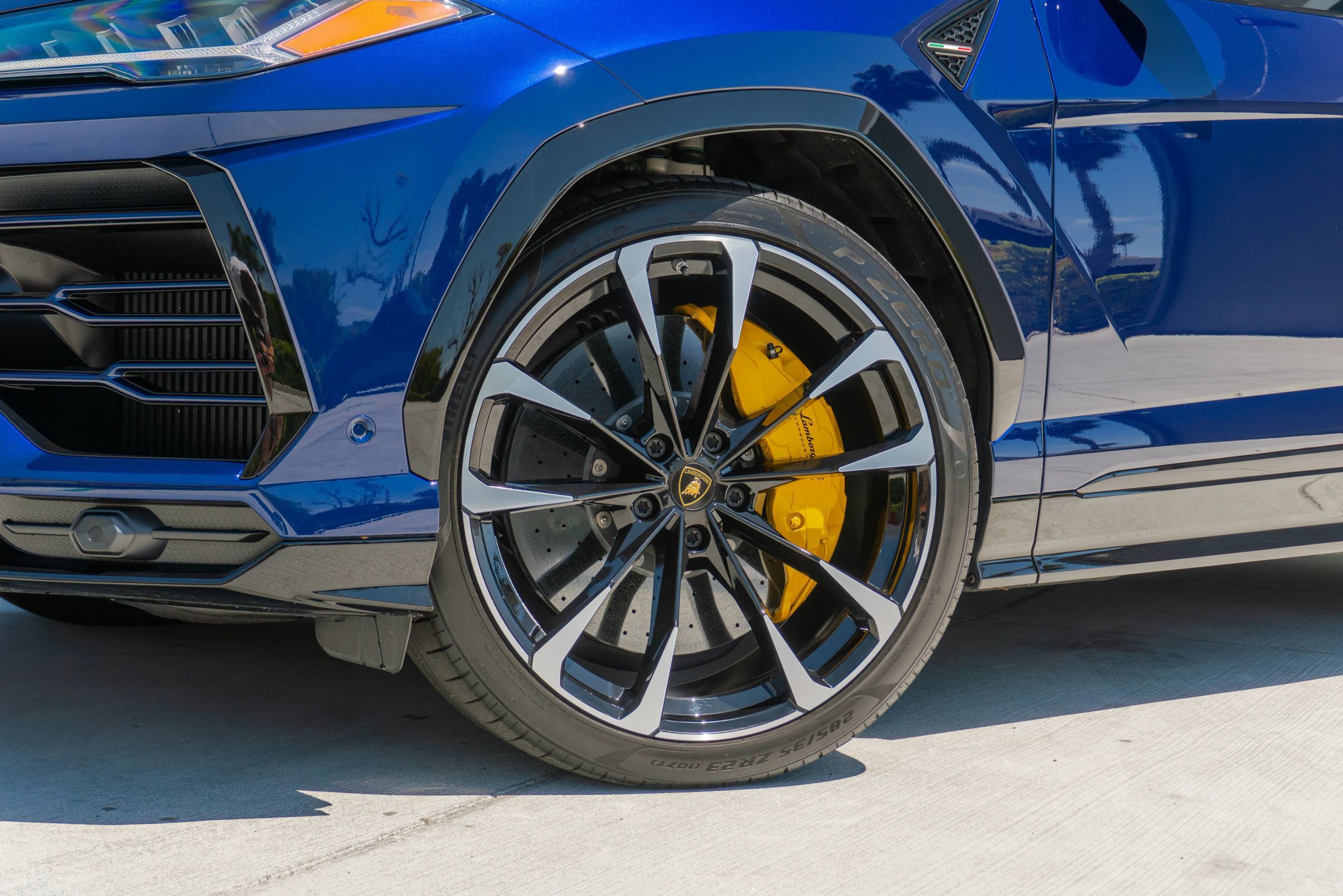Used 2021 Lamborghini Urus AWD/4WD image 24